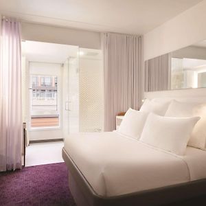 Premium Queen Partial Harbor View